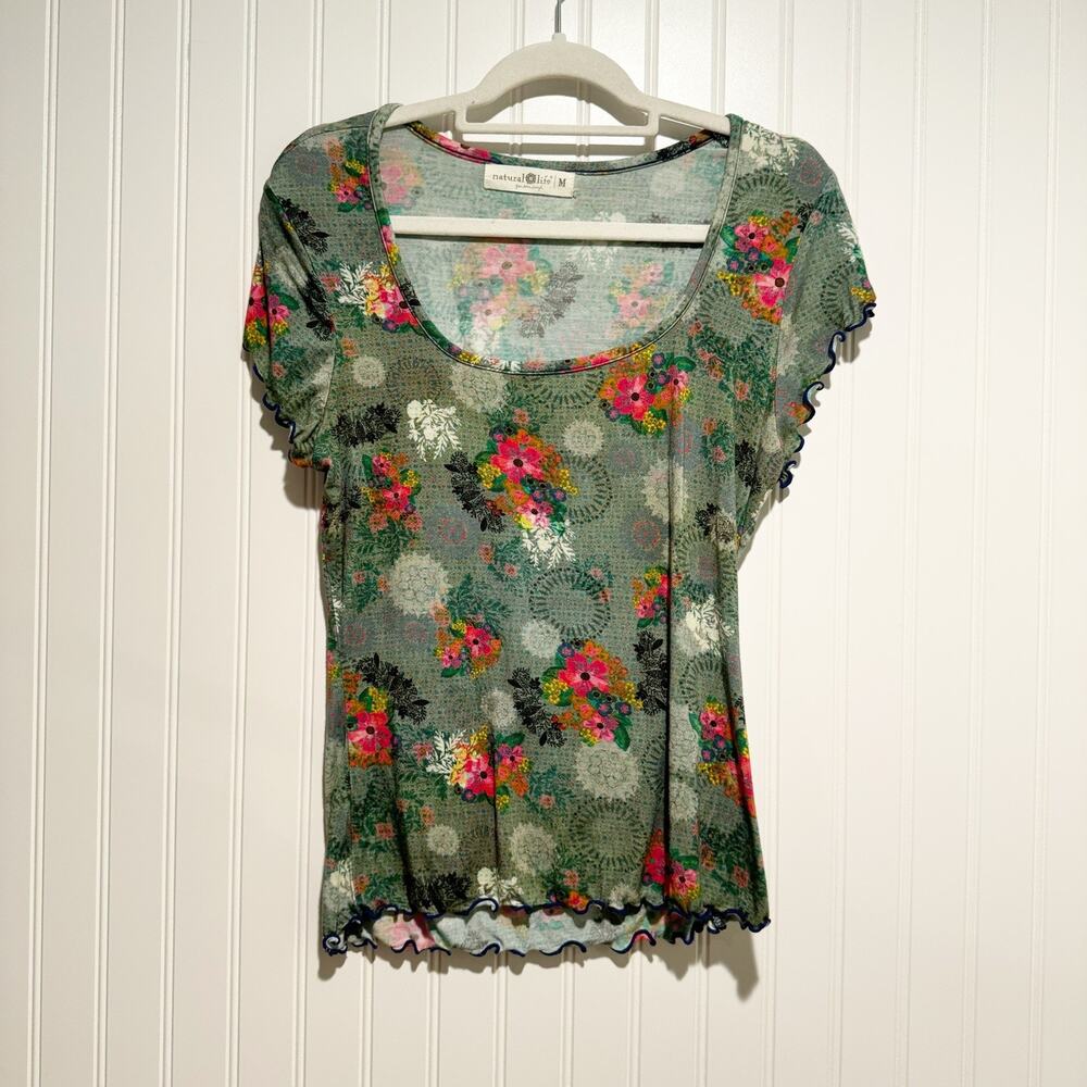 Natural Life Green Floral Scoop Neck Top Size Medium Lettuce Hem